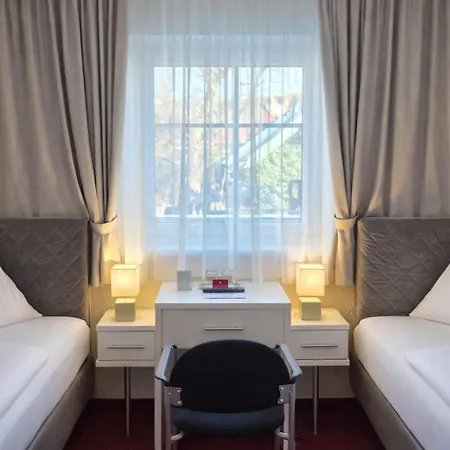 מלון Stadthotel Kramer
