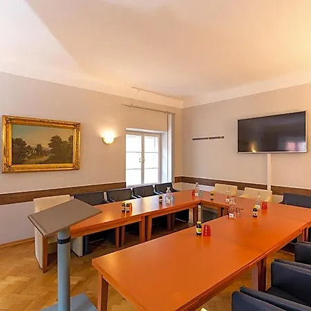 Stadthotel Kramer Филлах