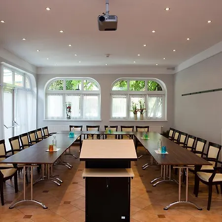 מלון Stadthotel Kramer 3*